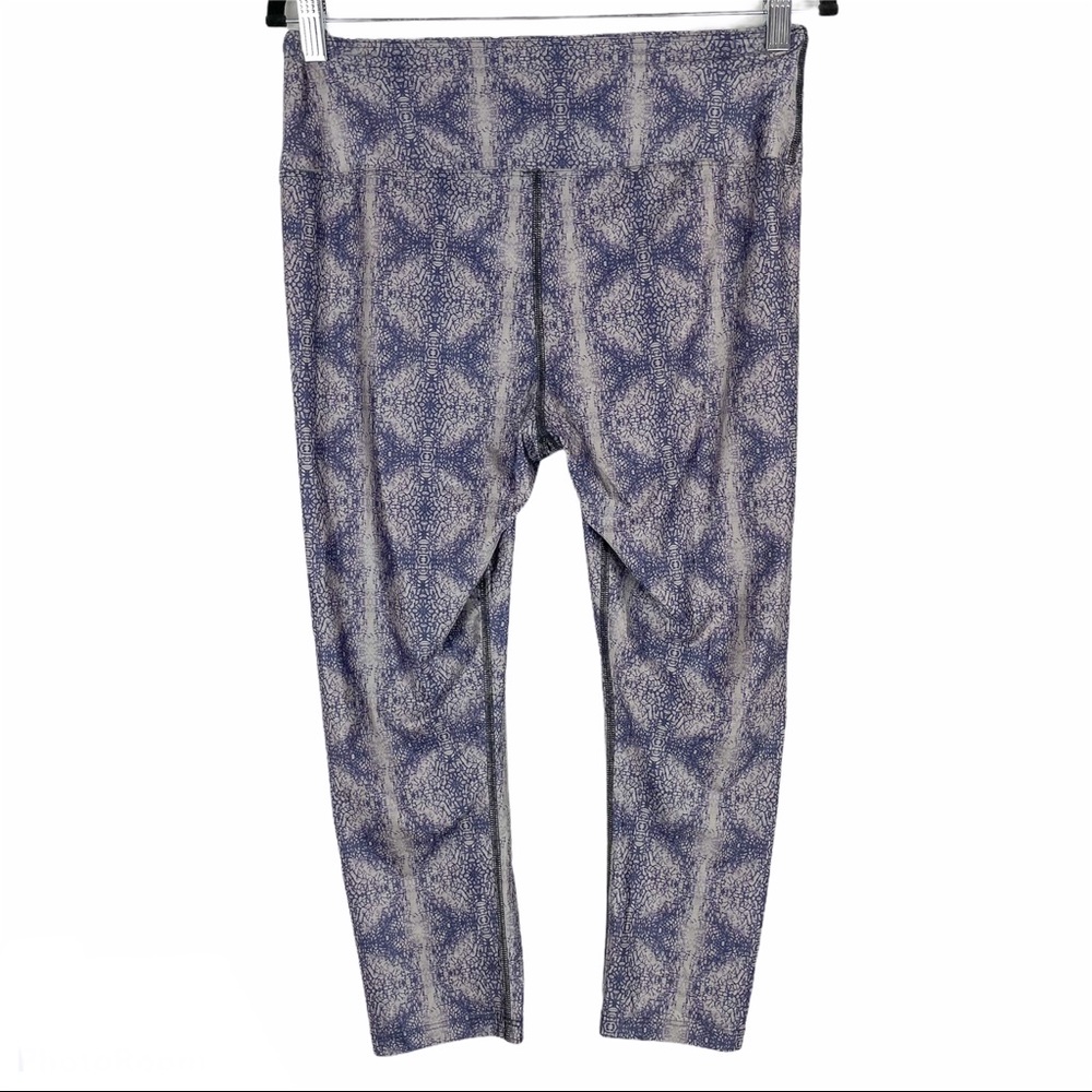 NUX Printed Cropped Capri Leggings
